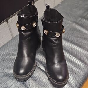Elegant Black Ankle Boots